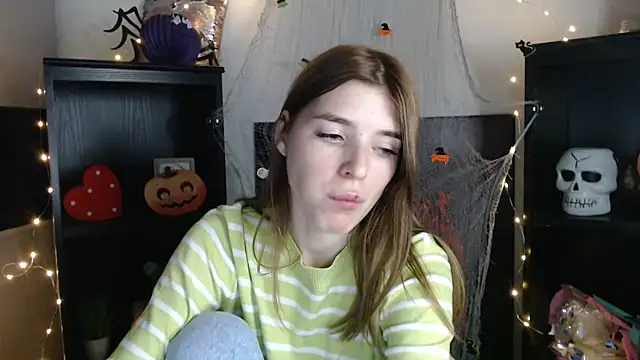 JuiceLips   online show from 11-04-25, 03:11