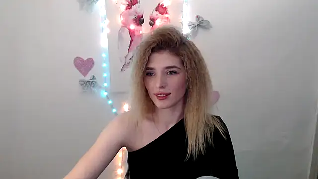 JuiceLips   online show from 11-28-25, 01:25