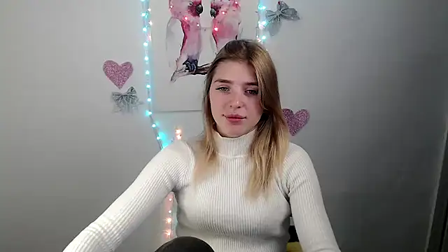 JuiceLips   online show from 12-01-25, 02:11