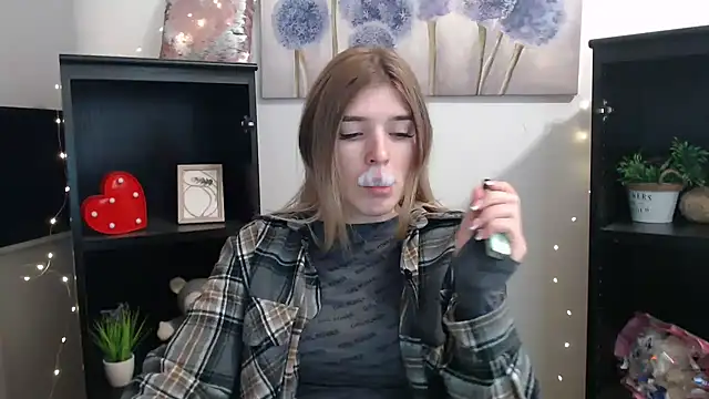 JuiceLips   online show from 01-08-26, 02:52