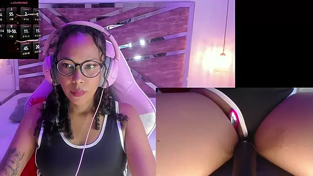 NovaLyn online show from 10-30-25, 04:36