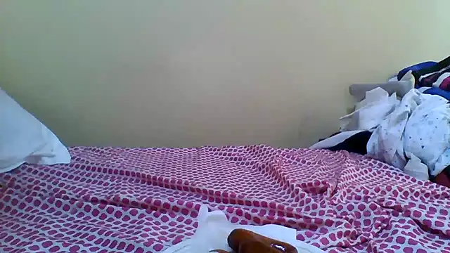 Snapshot of lilbaby15333 chatting on 02-19-26, 12:12 lilbaby15333 online show from 02-19-26, 12:12