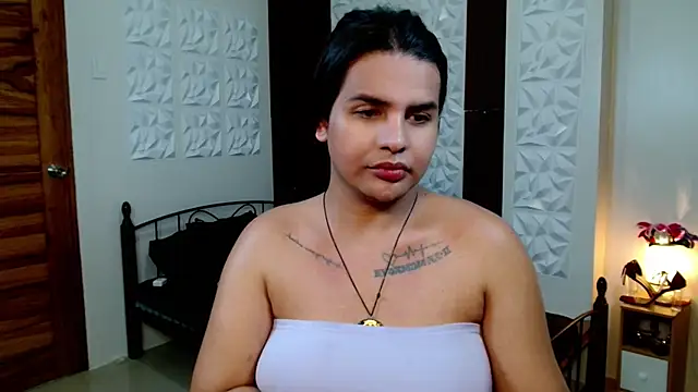 Snapshot of SelenaHelaby02 chatting on 09-22-25, 06:15 SelenaHelaby02 online show from 09-22-25, 06:15