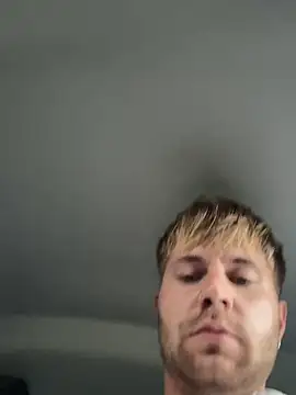 Snapshot of RioBlaze chatting on 09-27-25, 04:23 RioBlaze online show from 09-27-25, 04:23