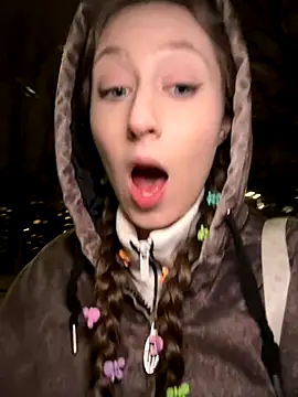 FroggyAnna online show from 11-13-25, 04:39