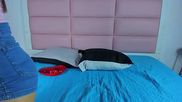 Aliss Aron online show from 03-27-26, 07:46