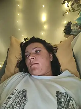 caperucita1807 online show from 10-17-25, 08:33