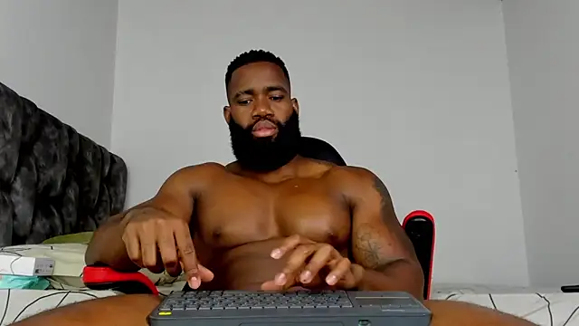 Snapshot of james_musclebbc chatting on 02-08-26, 12:14 james musclebbc online show from 02-08-26, 12:14