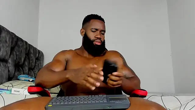 Snapshot of james_musclebbc chatting on 02-10-26, 10:58 james musclebbc online show from 02-10-26, 10:58