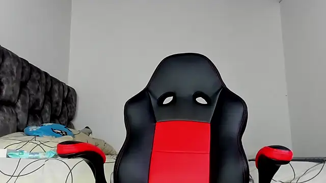 Snapshot of james_musclebbc chatting on 02-13-26, 01:56 james musclebbc online show from 02-13-26, 01:56