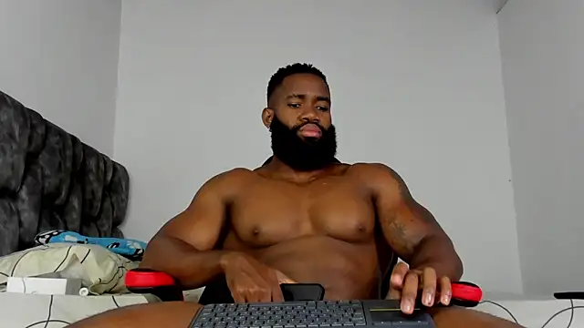 Snapshot of james_musclebbc chatting on 02-15-26, 05:20 james musclebbc online show from 02-15-26, 05:20