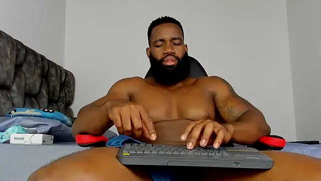 Snapshot of james_musclebbc chatting on 02-19-26, 04:19 james musclebbc online show from 02-19-26, 04:19