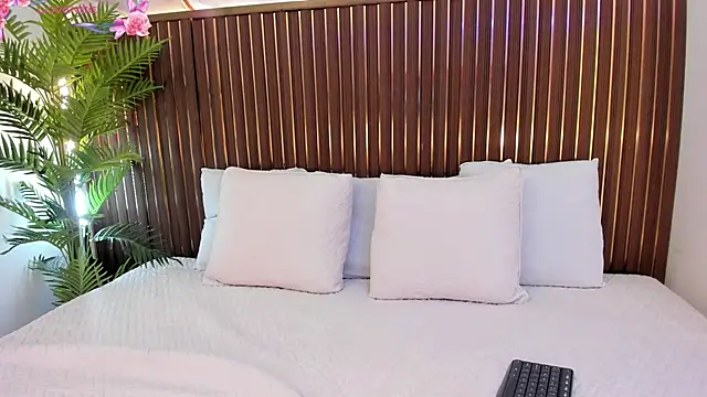 Roxie-NS online show from 01-09-26, 12:19