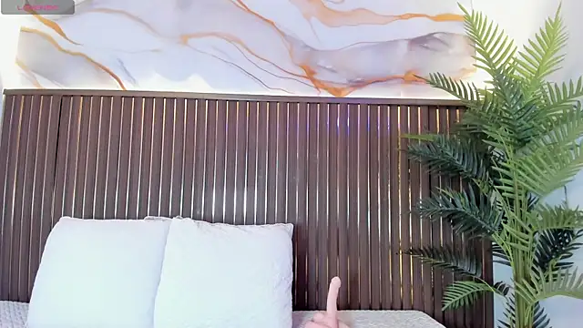 Roxie-NS online show from 04-06-26, 11:44