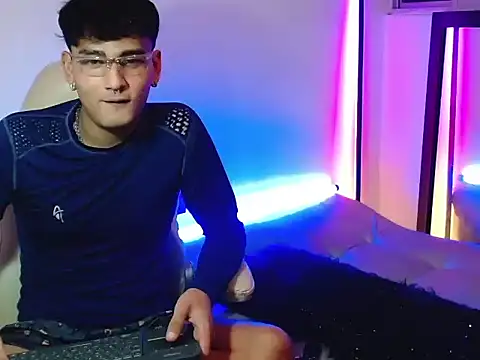 Snapshot of Valentin_peach chatting on 09-10-25, 10:54 Valentin peach online show from 09-10-25, 10:54