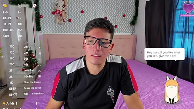 ZoeandEthan online show from 12-18-25, 06:58