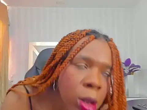 LicyEvans1 online show from 10-28-25, 01:47