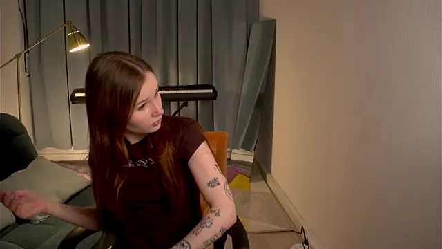 Snapshot of Lillie_Woods chatting on 09-27-25, 10:48 Lillie Woods online show from 09-27-25, 10:48