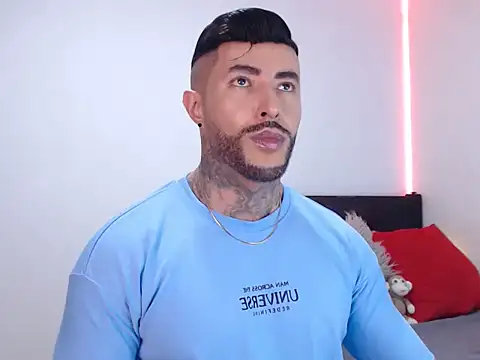 andrea de lucaa online show from 11-26-25, 04:13