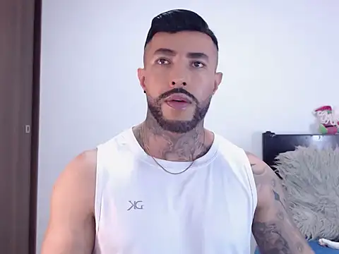 andrea de lucaa online show from 12-03-25, 04:09