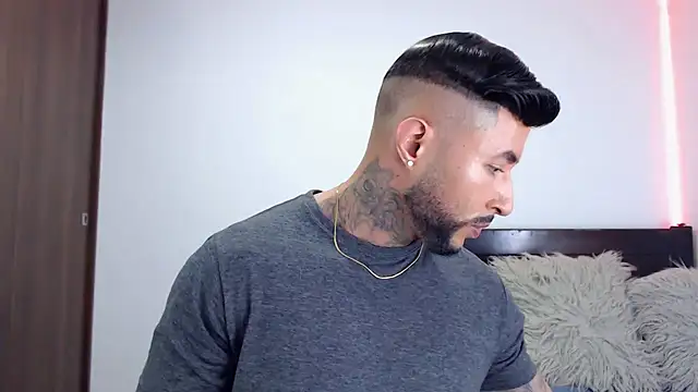 andrea de lucaa online show from 12-16-25, 02:16