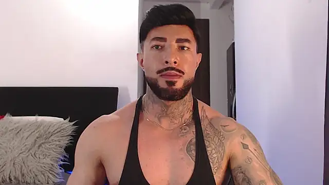 Snapshot of andrea_de_lucaa chatting on 06-19-26, 04:06 andrea de lucaa online show from 06-19-26, 04:06