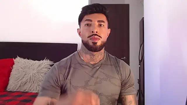 Snapshot of andrea_de_lucaa chatting on 06-22-26, 03:25 andrea de lucaa online show from 06-22-26, 03:25