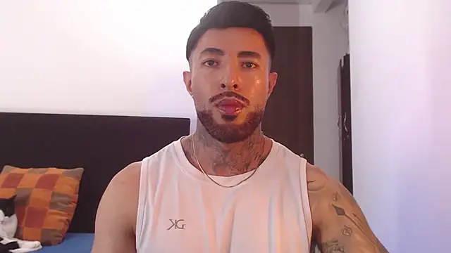 Snapshot of andrea_de_lucaa chatting on 07-16-26, 04:07 andrea de lucaa online show from 07-16-26, 04:07