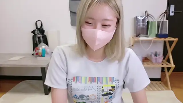Snapshot of Nana__ch chatting on 11-12-25, 11:43 Nana ch online show from 11-12-25, 11:43