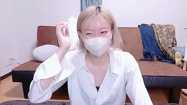 Snapshot of Nana__ch chatting on 05-19-26, 12:00 Nana ch online show from 05-19-26, 12:00