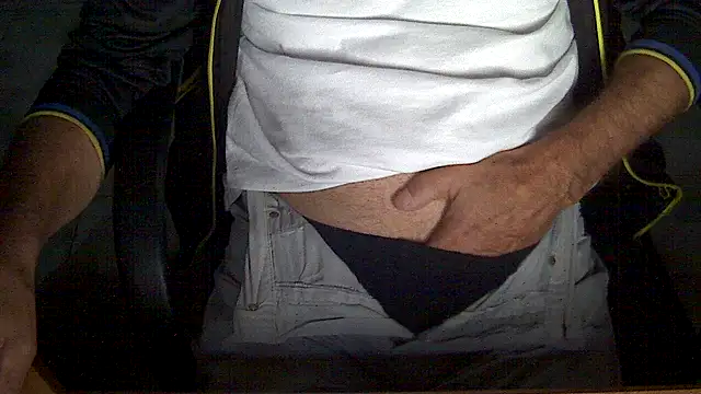 Snapshot of velikifant7 chatting on 11-12-25, 05:41 velikifant7 online show from 11-12-25, 05:41