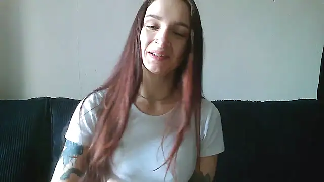   Leyla   online show from 10-13-25, 09:31