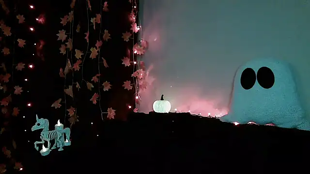   Leyla   online show from 10-20-25, 07:03