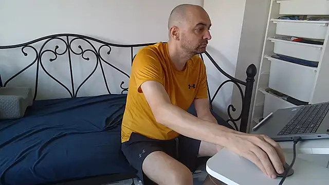 Handsomernguy online show from 10-01-25, 07:03