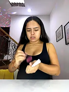 Snapshot of EmilyHarperr chatting on 09-23-25, 11:24 EmilyHarperr online show from 09-23-25, 11:24