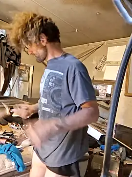 bearded cross online show from 04-07-26, 03:12