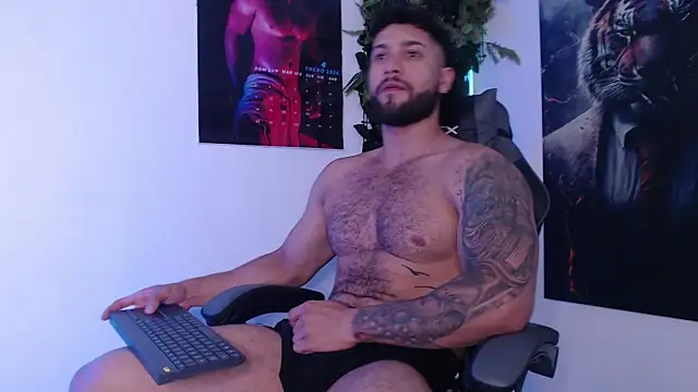 Snapshot of massimofiore_ chatting on 07-26-26, 07:32 massimofiore online show from 07-26-26, 07:32