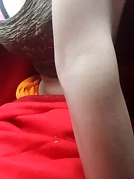 Snapshot of Hut_rotu_cute chatting on 11-30-25, 06:34 Hut rotu cute online show from 11-30-25, 06:34