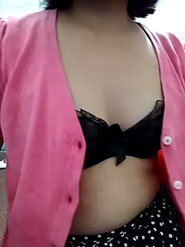 Snapshot of Thaohoa_love chatting on 09-16-25, 11:22 Thaohoa love online show from 09-16-25, 11:22