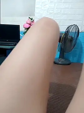 Snapshot of Thaohoa_love chatting on 09-24-25, 10:51 Thaohoa love online show from 09-24-25, 10:51