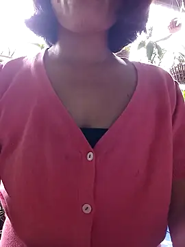 Snapshot of Thaohoa_love chatting on 09-25-25, 01:42 Thaohoa love online show from 09-25-25, 01:42