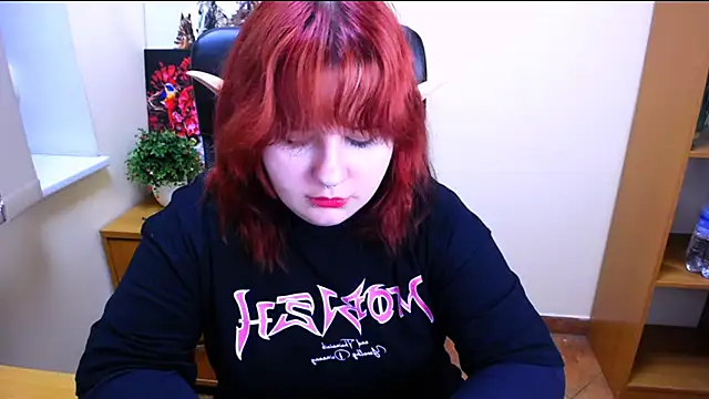 Mina sky  online show from 10-21-25, 07:53