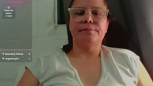 Snapshot of latinamaster chatting on 10-09-25, 01:03 latinamaster online show from 10-09-25, 01:03