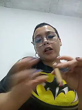 Snapshot of Cherry_vald chatting on 06-14-26, 04:58 Cherry vald online show from 06-14-26, 04:58