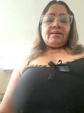 Snapshot of Vickysweeeettt chatting on 06-29-26, 06:19 Vickysweeeettt online show from 06-29-26, 06:19