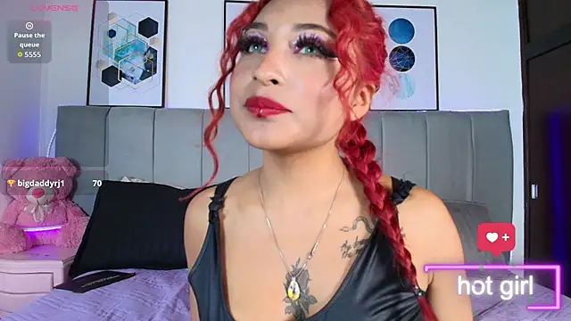 Naiaa Cruz online show from 11-06-25, 07:37