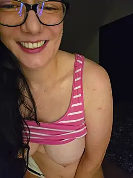 Snapshot of Swiss_Lady chatting on 06-28-26, 01:55 Swiss Lady online show from 06-28-26, 01:55