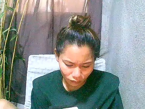 Snapshot of Sweeetgurll chatting on 05-11-26, 09:26 Sweeetgurll online show from 05-11-26, 09:26