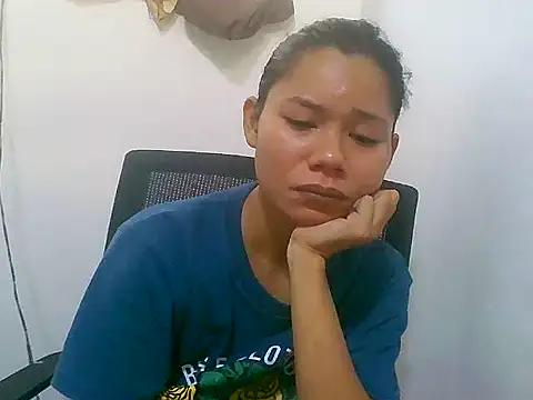 Snapshot of Sweeetgurll chatting on 06-14-26, 12:08 Sweeetgurll online show from 06-14-26, 12:08