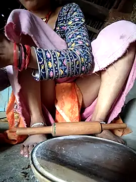 Snapshot of Monika_thakurr chatting on 06-14-26, 02:24 Monika thakurr online show from 06-14-26, 02:24